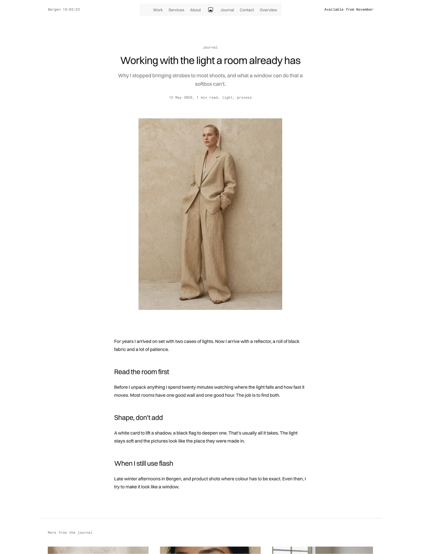 Semplice journal post with a centred title, a large photo and the article below